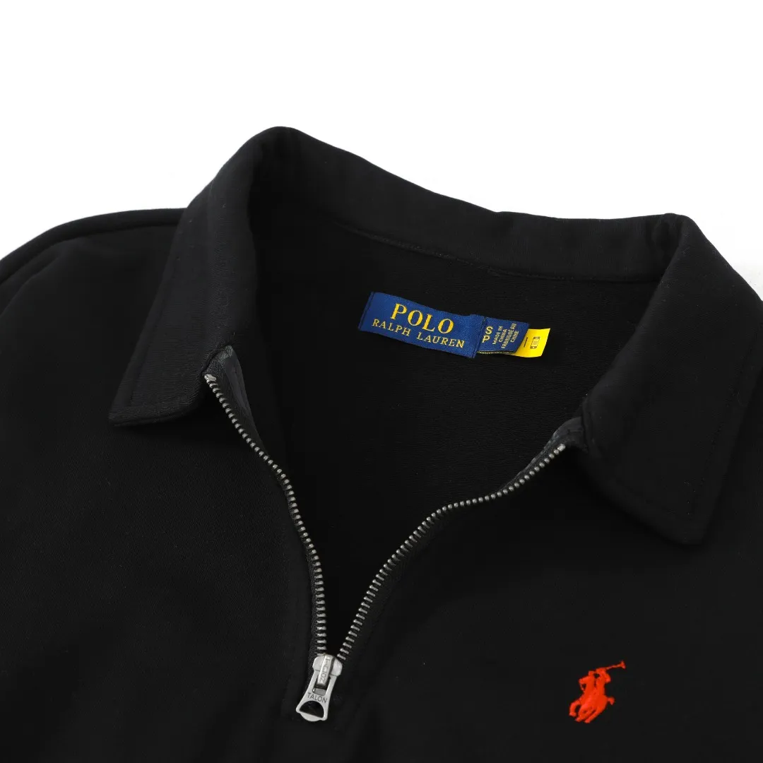 P260 #R99 Ralph Lauren pony logo eight-color half-zip lapel sweatshirt. Wear three times in one suit, easy to switch styles: Fully stand-up collar mode: crisp lapel three-dimensional windproof, taking into account warmth and cool lines, full of coolness ▫️Half-open lazy mode: slightly exposed collarbone, relaxed and comfortable | Pair with a shirt or high collar to show the intellectual atmosphere ▫️Full-open V-neck mode: Visually extends the neck-shoulder ratio | Stacking is more layered, hiding the flesh and making it look slimmer, making it easy to wear with a sense of luxury. Genderless design, shared wardrobe concept: White is gentle and elegant | Black is cool and slimming | Both colors can be used to create a couple CP look. 8 colors are available in the full line | From classic to soft | Meet all daily and occasion dressing needs Quality is reflected in the details: Micro-label logo embroidery | Loose but not procrastinating tailoring | High-grade fabrics ensure a comfortable fit. Easily manage various scenarios such as workplace commuting, weekend leisure, and date travel, effortless chic is the definition of effortless chic.  Color: Black White Navy Mint Green Khaki Pink Yellow Army Green Size: S M L